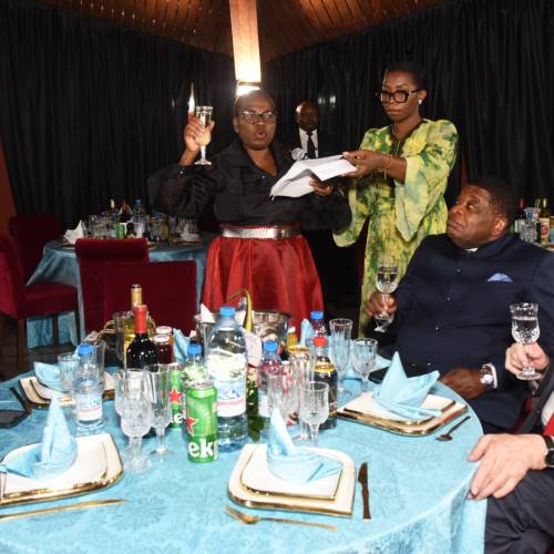 Diner de bienvenue : Un toast en l’honneur des hôtes